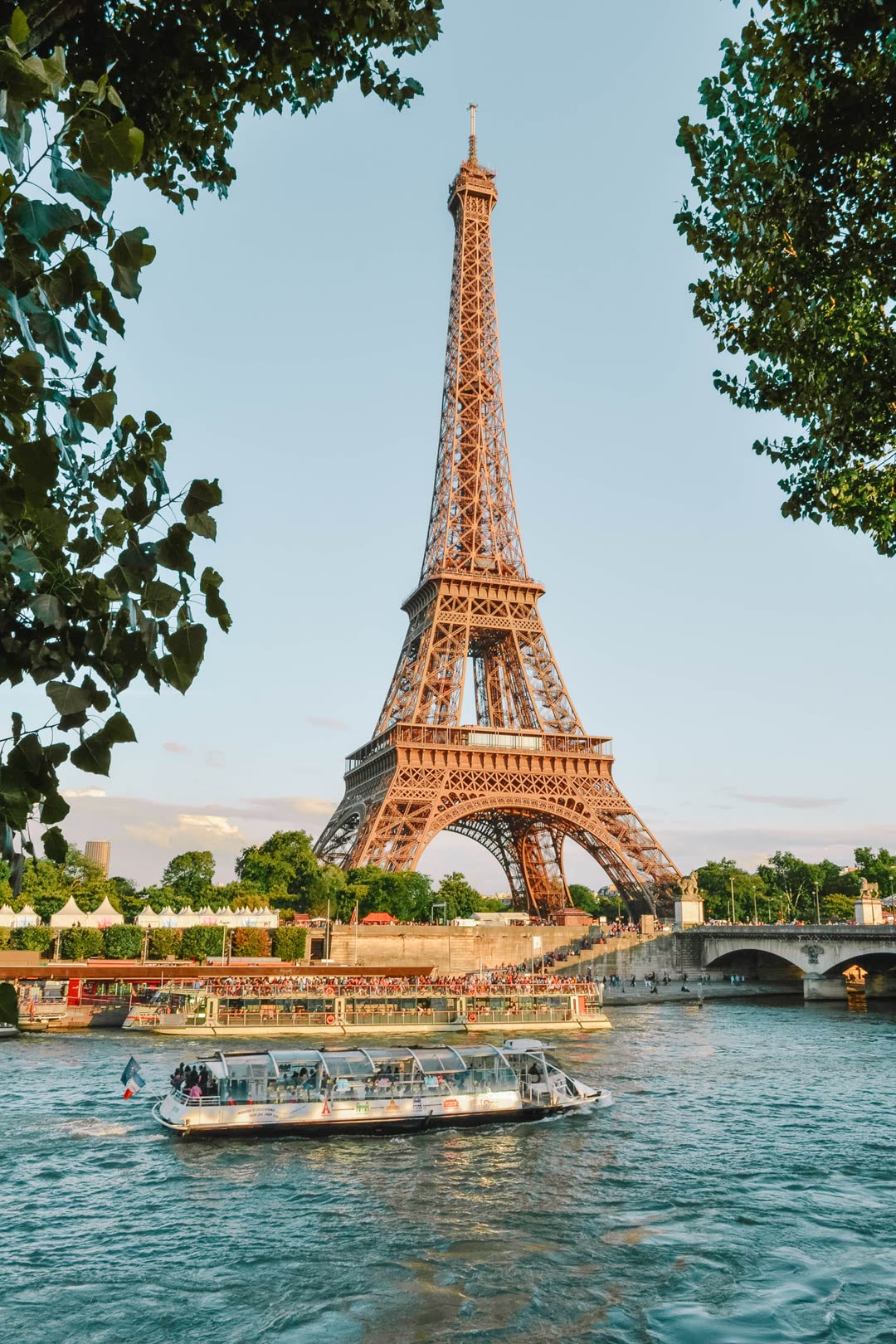 Turnul Eiffel și Sena, Paris