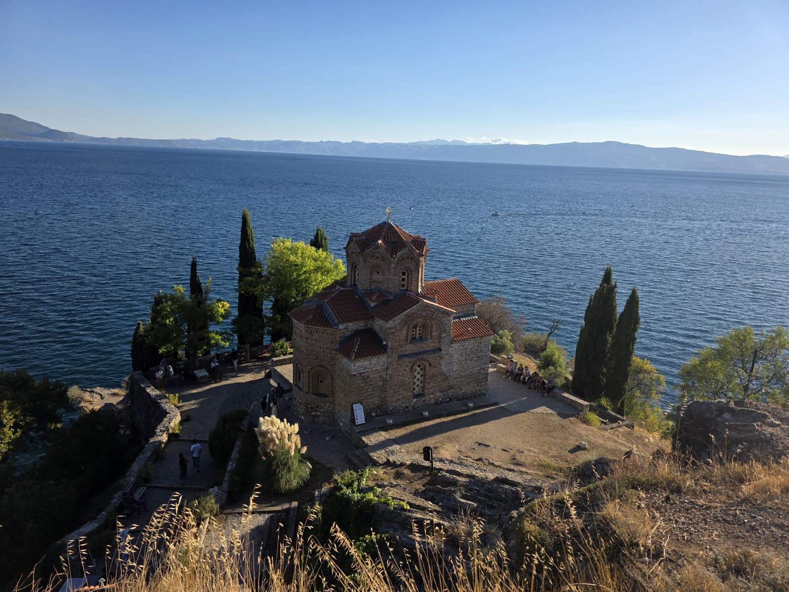 Biserica Sfântul Ioan de la Kaneo, deasupra Lacului Ohrid